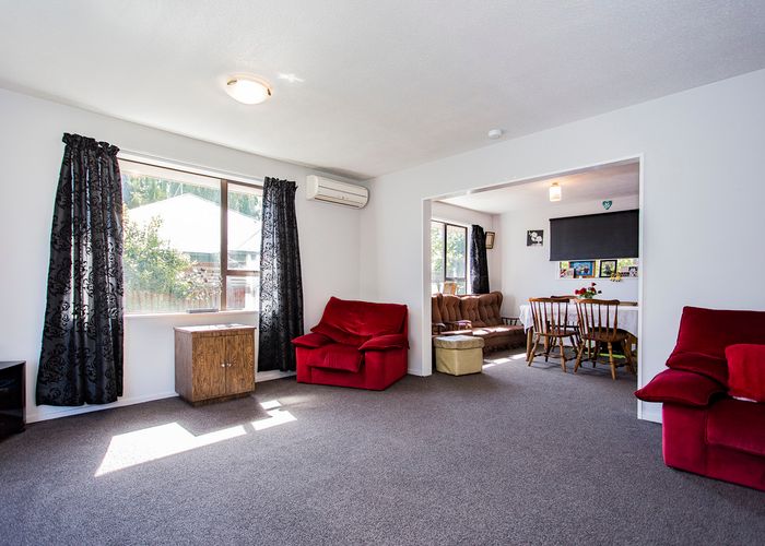  at 2/4 Wainoni Road, Wainoni, Christchurch