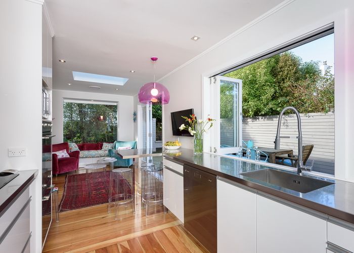  at 37A EVEREST ST, KHANDALLAH, WELLINGTON