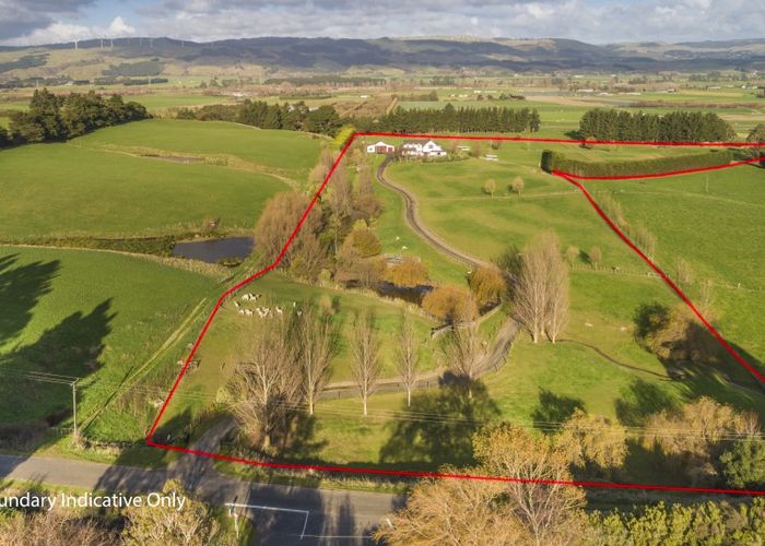  at 98 Hendersons Line, Kelvin Grove, Palmerston North