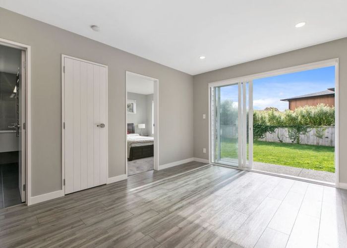  at 12 Seaview Crescent, Hatfields Beach, Orewa