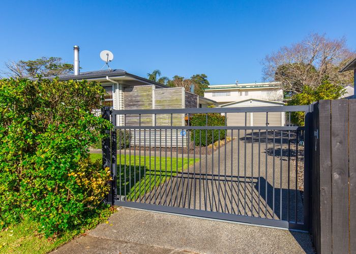 at 6 Waterlea Avenue, Mangere Bridge, Auckland