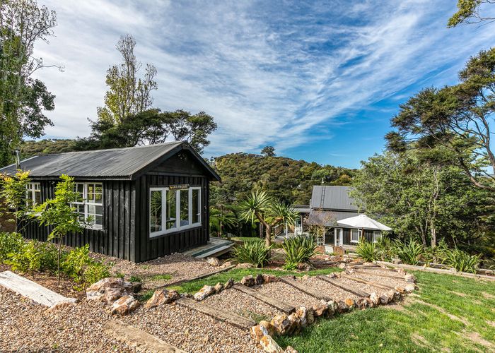  at 29 Crescent Road West, Ostend, Waiheke Island