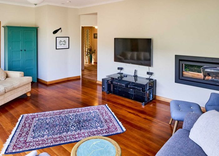  at 24 Taungata Road, York Bay, Lower Hutt