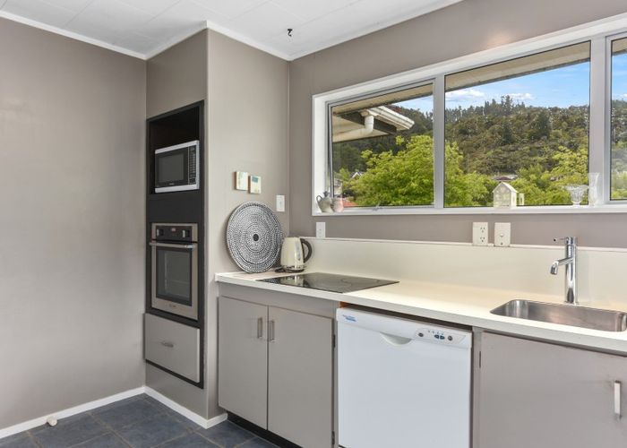  at 24 Kurth Crescent, Silverstream, Upper Hutt