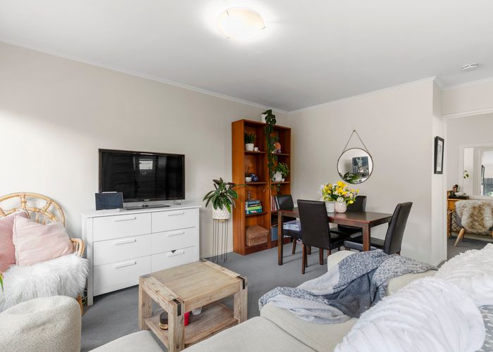  at 9/146 St Johns Road, Meadowbank, Auckland