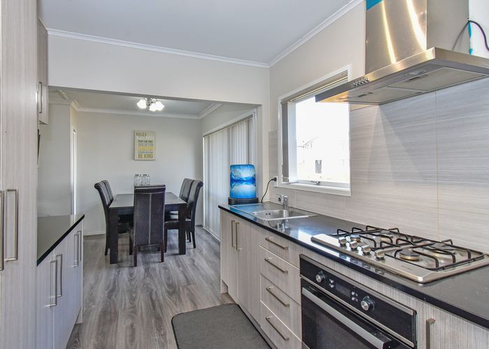  at 4 Raglan Street, Mangere East, Auckland