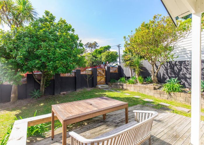 Free property data for 9 Crayford Street West, Avondale, Auckland homes.co.nz