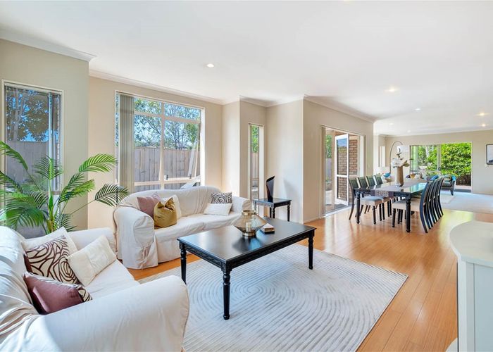  at 60 Medallion Drive, Oteha, Auckland