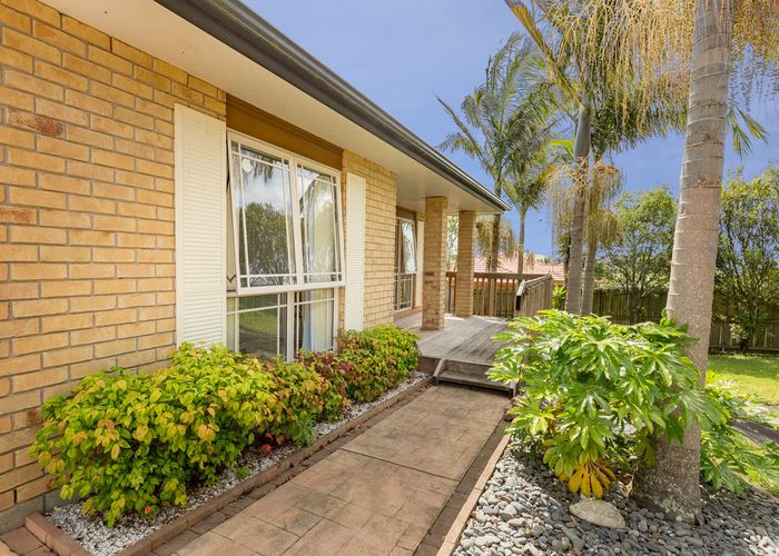  at 10 Hansworth Place, Flat Bush, Auckland
