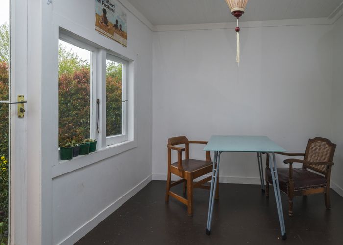  at 8 Cambourne Road, Sandringham, Auckland