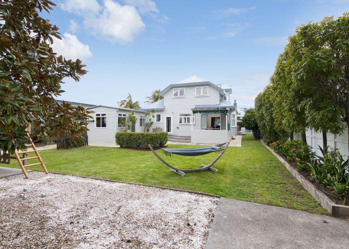  at 32 Walford Road, Point Chevalier, Auckland