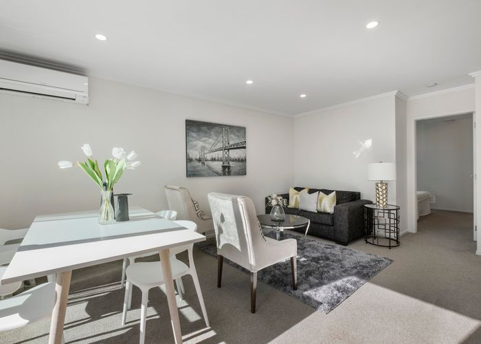  at 1/182 Flat Bush School Road, Flat Bush, Auckland