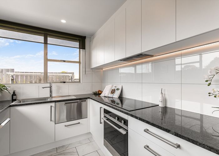  at 1/132 Onewa Road, Northcote, Auckland