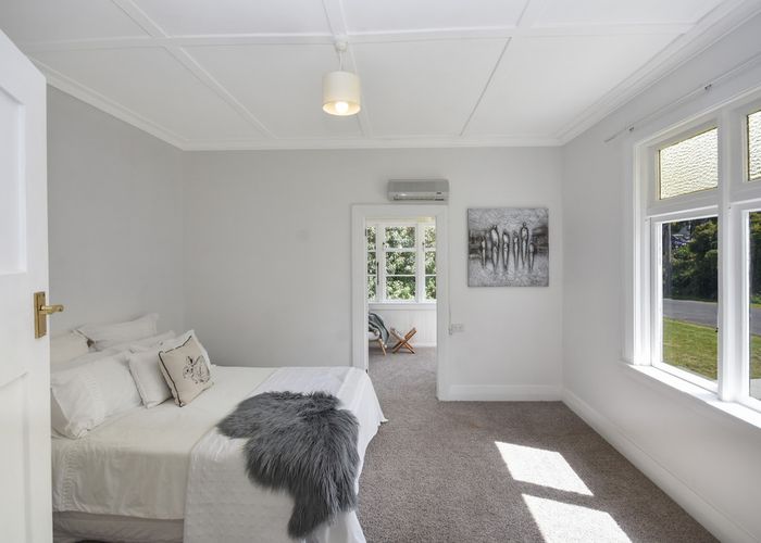  at 2 Roger Street, Macandrew Bay, Dunedin