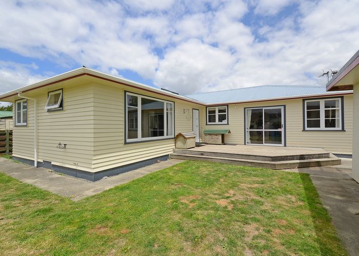  at 10 Charles Street, Clouston Park, Upper Hutt
