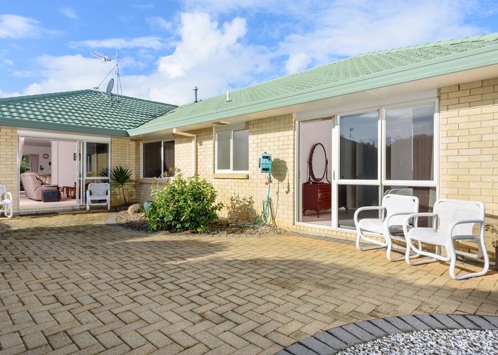 at 122 Gloucester Road, Mount Maunganui, Mount Maunganui