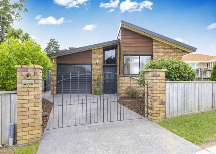  at 4 Shaw Road, Oratia, Auckland