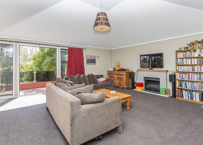  at 25 Plymouth Street, Karori, Wellington