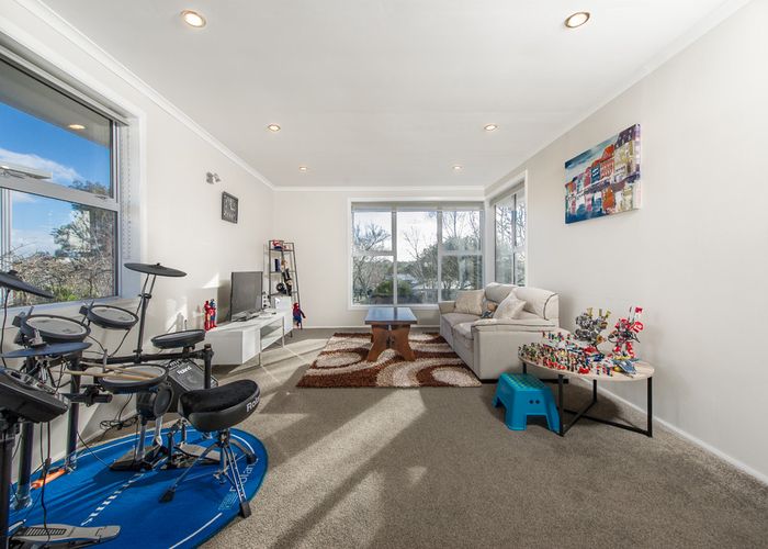  at 18 Yeoman Place, Howick, Auckland