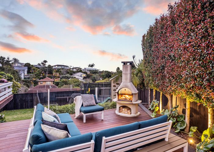  at 5 Ripon Crescent, Meadowbank, Auckland