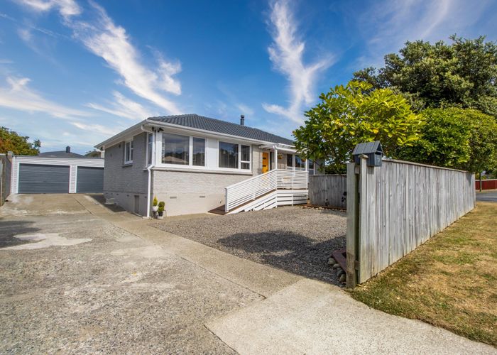  at 37 Beauzami Crescent, Ascot Park, Porirua