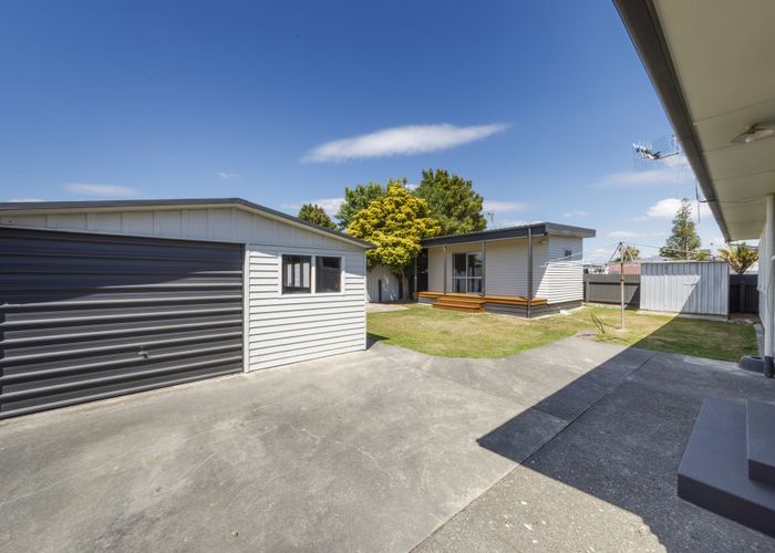  at 6 Lockhart Avenue, Milson, Palmerston North