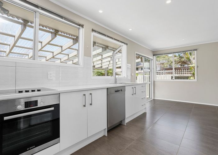  at 30 Onedin Place, Titirangi, Auckland