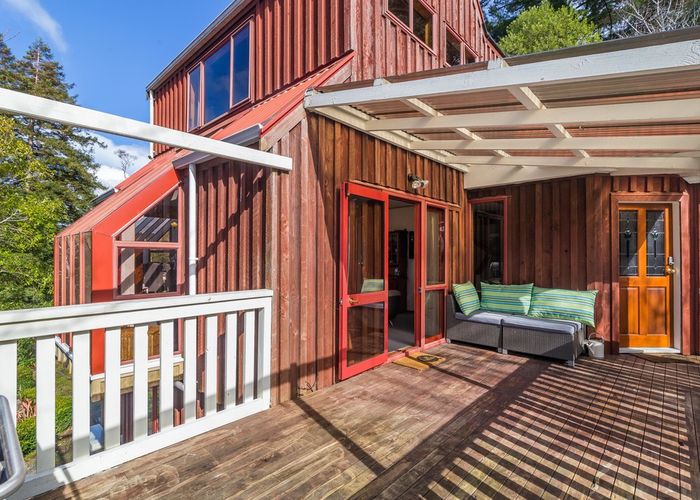  at 9 Avro Road, Blue Mountains, Upper Hutt