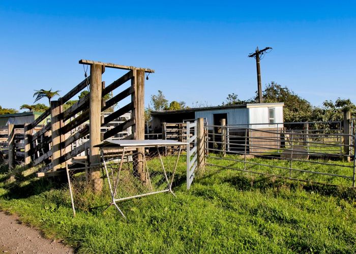  at 124A Mountain Road, Sentry Hill, New Plymouth