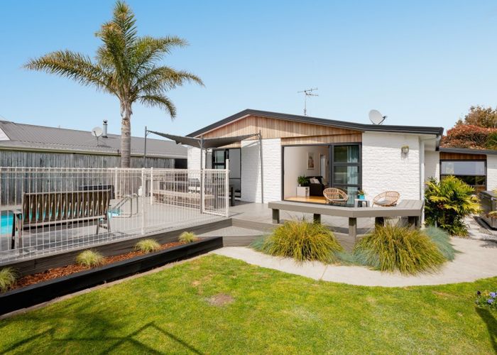 Free property data for 61 Simpson Road, Papamoa Beach, Papamoa homes