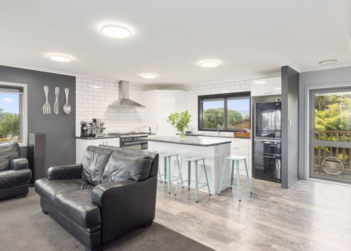  at 10 Sylvia Way, Te Horo Beach