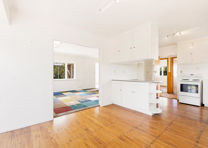  at 22 Lowtherhurst Road, Massey, Auckland