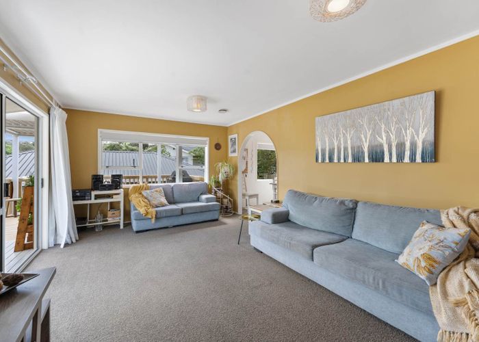  at 2/83 Stredwick Drive, Torbay, North Shore City, Auckland