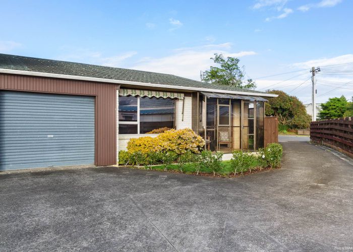  at 1/14 Howlett Street, Waterview, Auckland