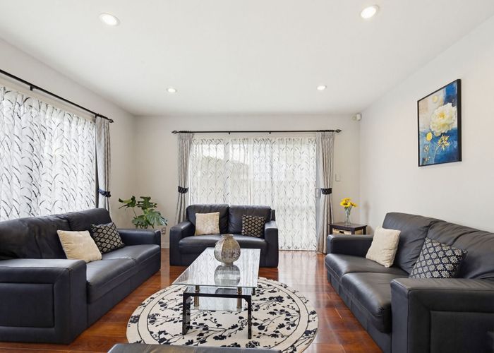  at 21 San Prospero Crescent, Henderson, Waitakere City, Auckland
