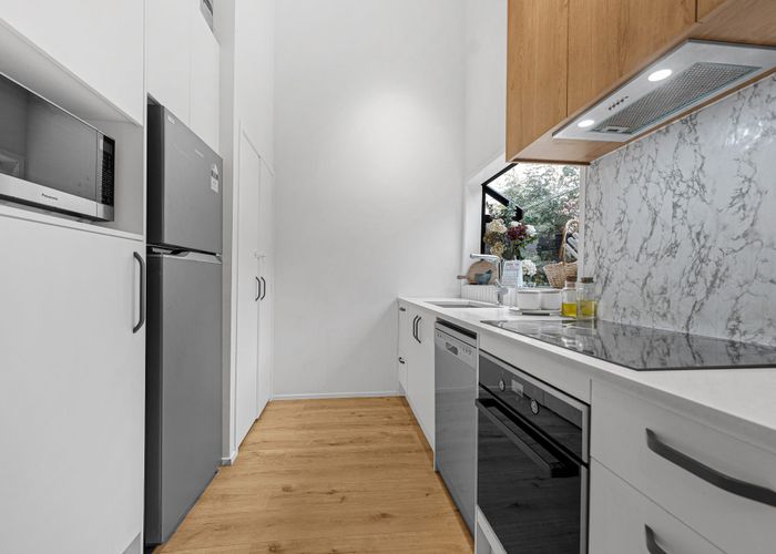  at 2/45 Valley View Road, Glenfield, Auckland