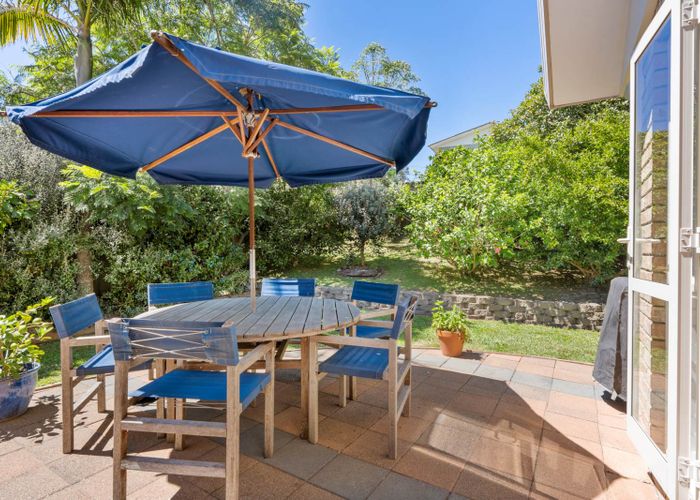  at 14 Margaret Henry Crescent, Oteha, Auckland