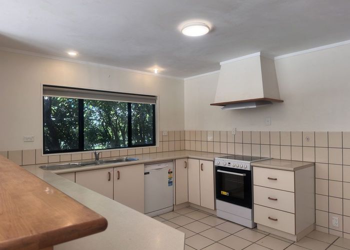  at 28 Glenvar Rd, Torbay, North Shore City, Auckland