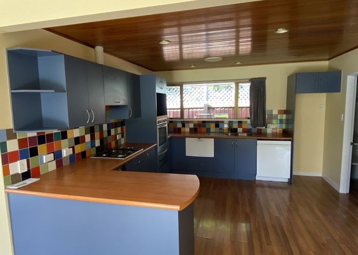  at 8 Brackendale Place, Burnside, Christchurch City, Canterbury