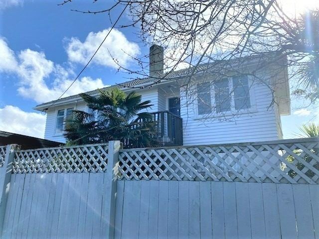  at 33 Matipo Road, Mairangi Bay, North Shore City, Auckland
