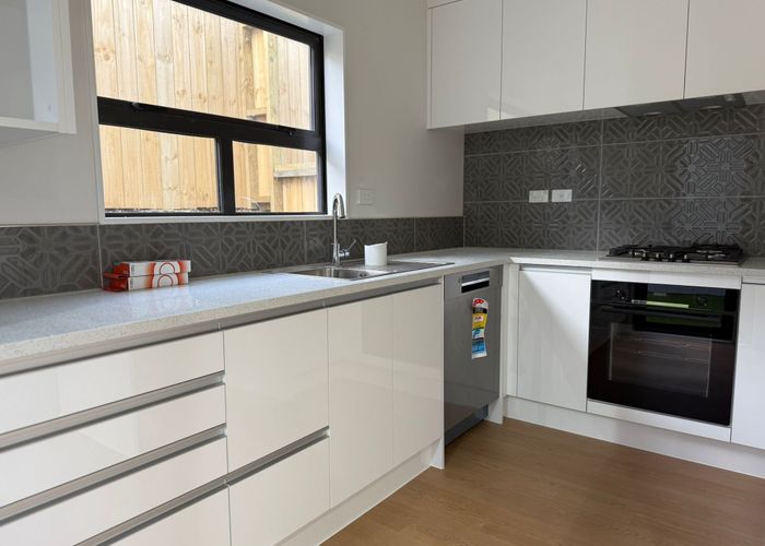  at 2/163 Bradbury road, Botany Downs, Manukau City, Auckland