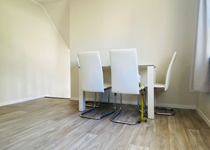  at 2/18 Elliott Avenue, Bayview, North Shore City, Auckland