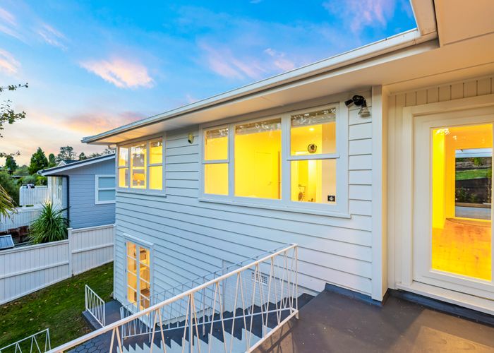  at 8 Daffodil Street, Titirangi, Auckland