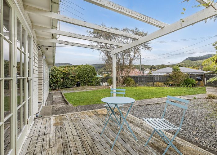  at 17 Kereru Bend, Tawa, Wellington