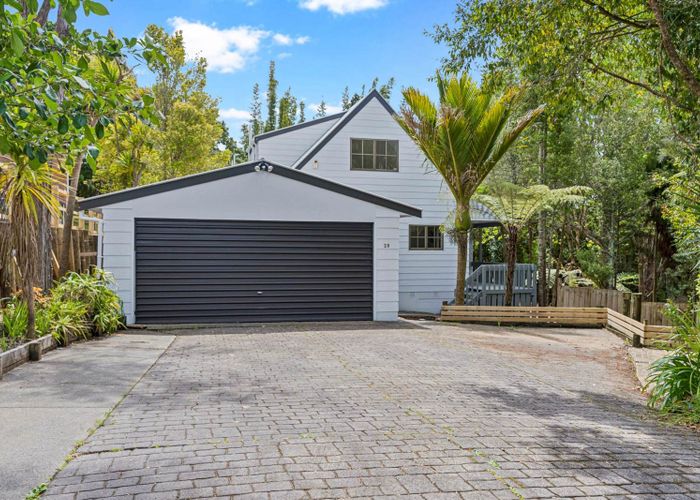  at 28 Longfellow Parade, Glen Eden, Waitakere City, Auckland