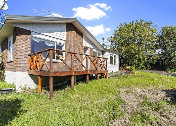  at 20 Jumento Place, Unsworth Heights, North Shore City, Auckland