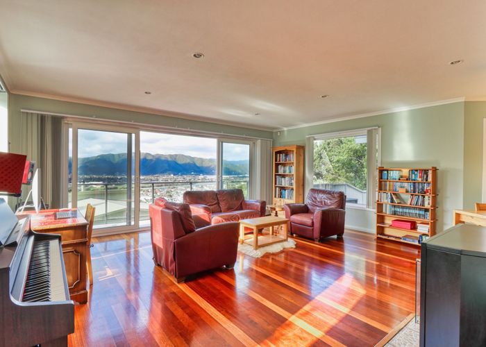  at 7 Jacaranda Grove, Maungaraki, Lower Hutt