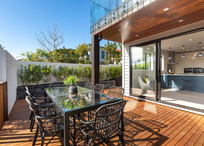  at 25 Rothesay Bay Road, Rothesay Bay, Auckland