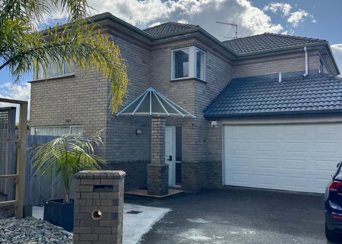  at 11 Amherst Place, Albany, North Shore City, Auckland