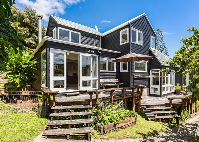  at 3A Oak Avenue, Paremata, Porirua